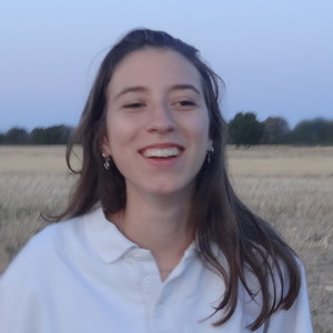 Romane - Prof de philosophie - Lyon