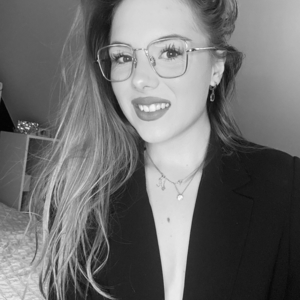 Louise - Prof de management et gestion d'entreprise - Croix