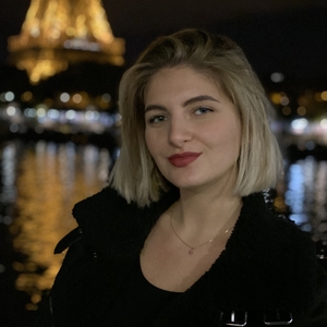 Philippine - Prof de journalisme - Paris