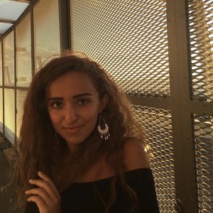 Inès - Prof d'histoire - Paris