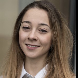 Julie - Prof d'initiation informatique - Marseille