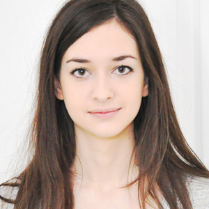 Louise - Prof d'économie - Paris
