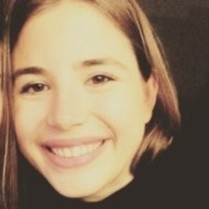 Antoinette - Prof d'économie - Paris