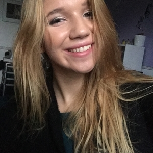 Chloé - Prof d'esthétique - Paris