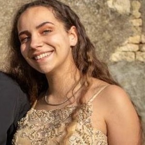 Julie - Prof d'aide aux devoirs - Doix