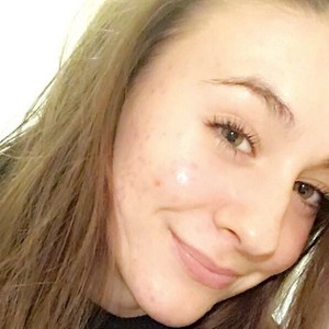ALEXANDRA - Prof d'arts plastiques - Brignais