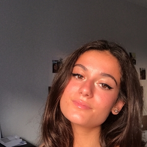 Manon - Prof d'aide aux devoirs - 