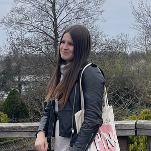Lara - Prof d'aide aux devoirs - Évry-Courcouronnes