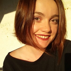Inès - Prof de français - Angers