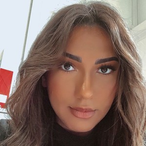 Farah - Prof de français - Paris