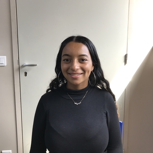Yasmine - Prof d'aide aux devoirs - Nanterre