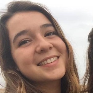 Charlotte - Prof de physique - chimie - Neuilly-sur-Seine