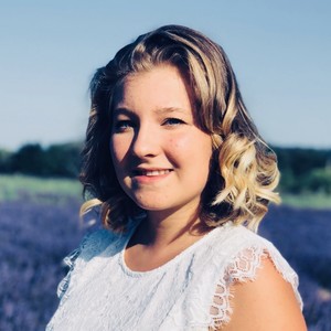 Léane - Prof d'arts plastiques - Saint-Paul-Trois-Châteaux