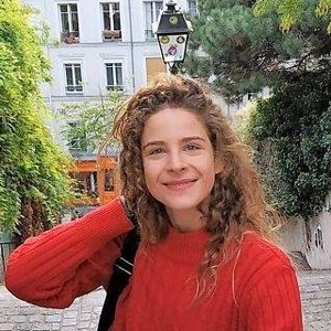 Josephine - Prof de grec moderne - Paris
