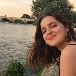 Julie - Prof de français - Saint-Jean-de-Braye