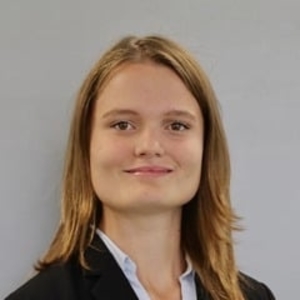 Sara - Prof d'anglais - Versailles