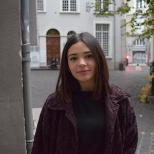 Yasmina - Prof d'anglais - Paris