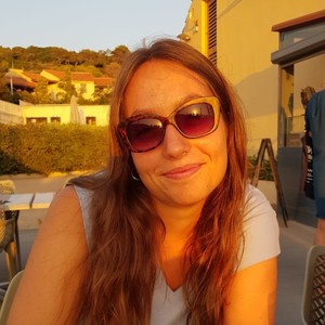 Romane - Prof de français - Paris