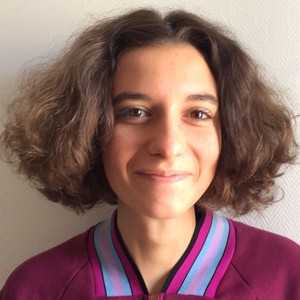 Maude - Prof de philosophie - Paris