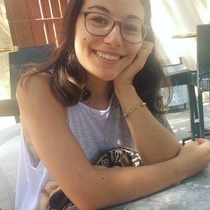 Coralie - Prof d'histoire - géo - Lattes