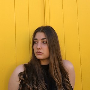 Romane - Prof d'aide aux devoirs - Buthiers