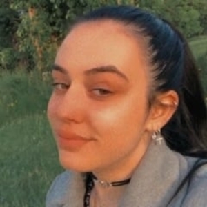 Alexandra - Prof de français - Roques