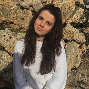 Eva - Prof de SVT - Nice
