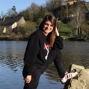Julie - Prof d'aide aux devoirs - Bais