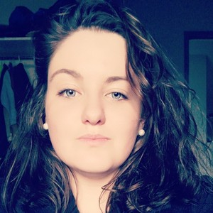 Malou - Prof d'initiation informatique - Lanfains