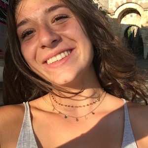 Lola - Prof de maths - Nantes