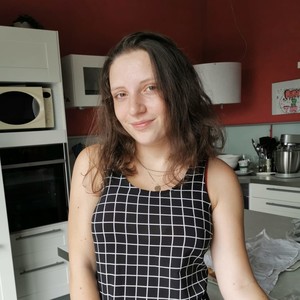 Flora - Prof de maths - Courbevoie