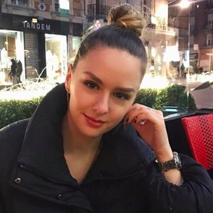 Caroline - Prof d'histoire - Paris