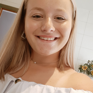 Chloe - Prof d'aide aux devoirs - Sambreville