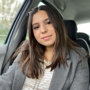 Ève - Prof d'aide aux devoirs - Neuilly-sur-Seine
