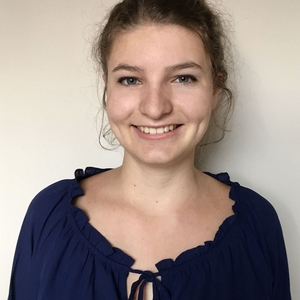 Laura - Prof de droit - Dijon
