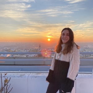 Clara - Prof de maths - Lyon