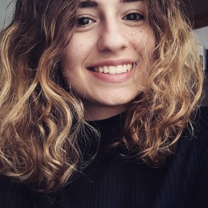 Nina - Prof de français - Bron