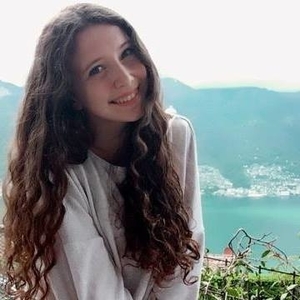 Zoe - Prof de français - Paris
