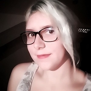 Alyssia - Prof d'expression écrite - japonais - Quimperlé