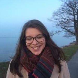 Lola - Prof d'anglais - Versailles