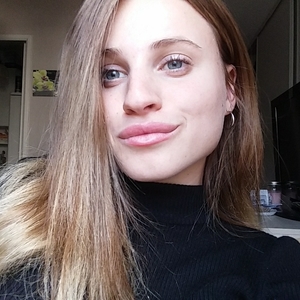 Romane - Prof de français - Marseille
