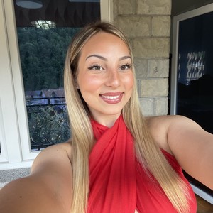 Laura - Prof de maths - Crissier