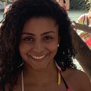 Amel - Prof de français - Bondy