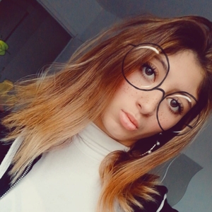 Anissa - Prof de maths - Chenoise