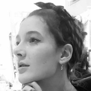 Ella - Prof d'anglais - Mont-Saint-Aignan