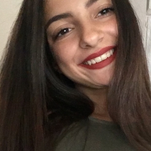 Romane - Prof d'anglais - Charvieu-Chavagneux