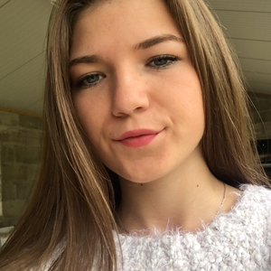 Julie - Prof de maths - Genas