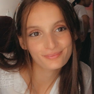 Chaima - Prof de chimie - Bollène