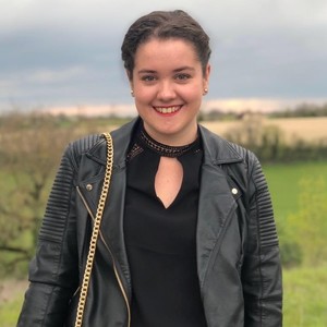 Chloé - Prof d'aide aux devoirs - Arthès