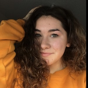 Chloe - Prof d'histoire - géo - Saint-Denis